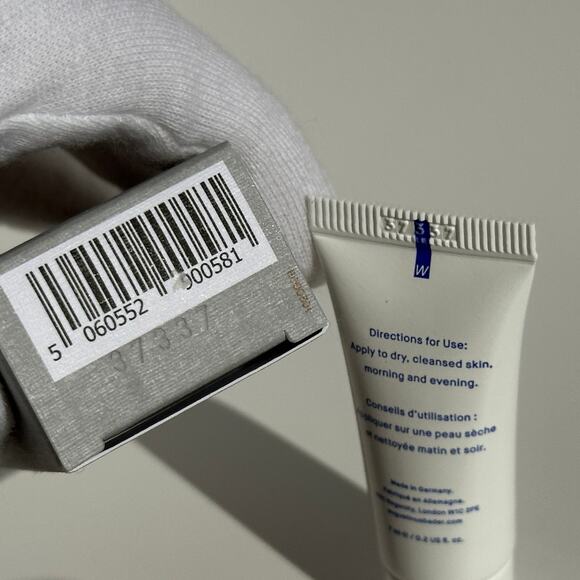 Augustinus Bader The Tinted Lip Balm 1 2 & 3 +Gifts Eye Patches, Serum & Cream - Picture 11 of 14